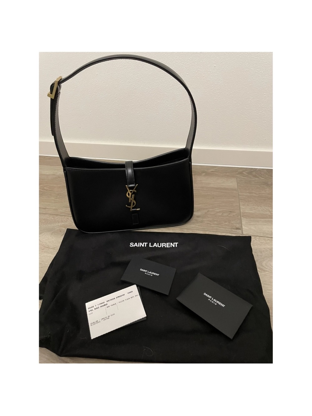 Saint Laurent Le 5 a 7 Black Leather Shoulder Bag with Gold YSL Logo - Picture 2 of 8